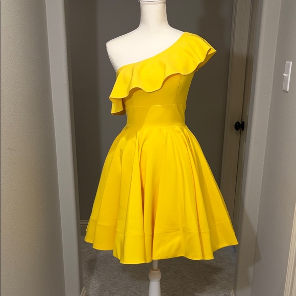 Ieena For Mac Duggal Dresses & Skirts - Elegant Yellow One-Shoulder Mini Dress